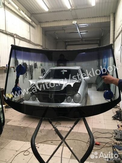 Лобовое стекло на Мерседес 210 Mercedes w210