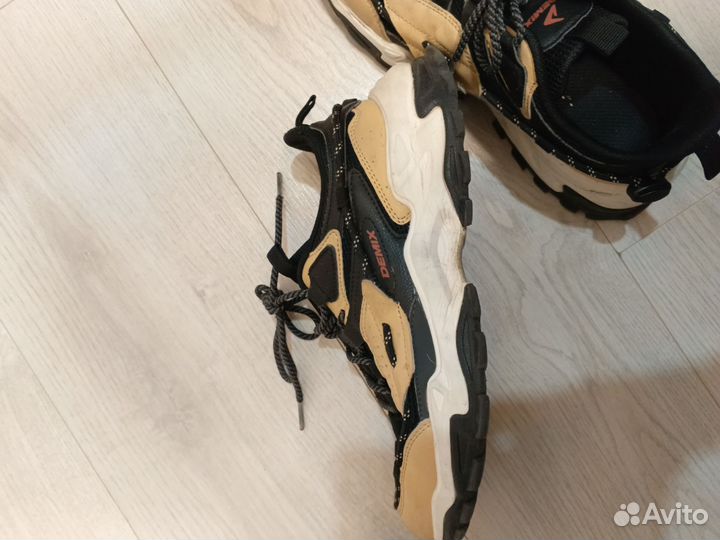 Кроссовки мужские39 размер