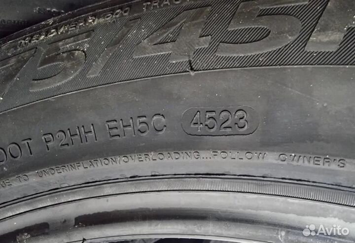 Delinte DS8 Desert Storm II 275/45 R21 110Y