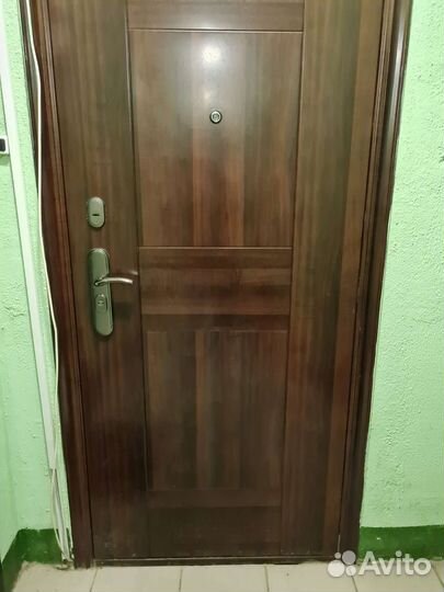 Дверь входная отдам