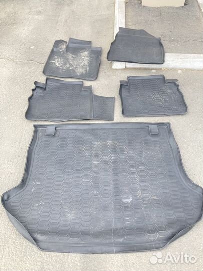 Автомобильные коврики резиновые