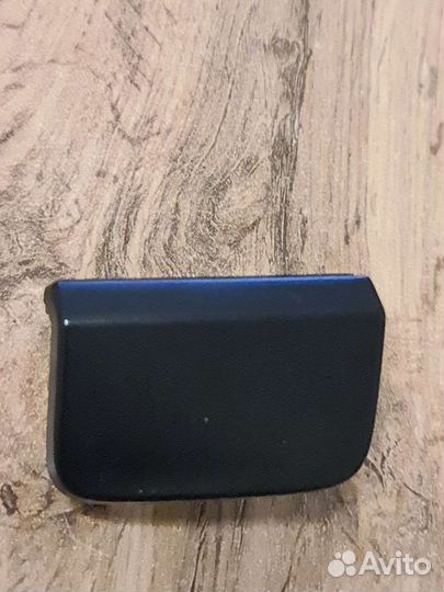 В наличии Крышка буксировочной петли, грунтованная