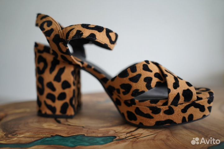 Босоножки женские 36 размер новые