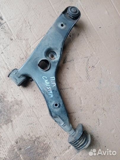 Рычаг подвески передний левый Mitsubishi Carisma