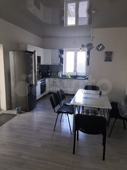 Дом 240 м² на участке 8 сот.