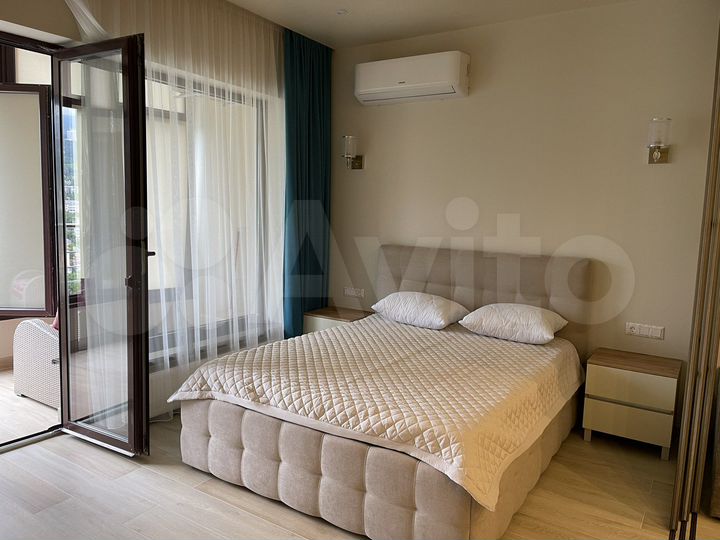 1-к. апартаменты, 70 м², 15/17 эт.