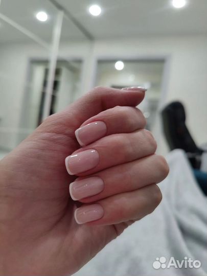 Модель на маникюр с покрытием