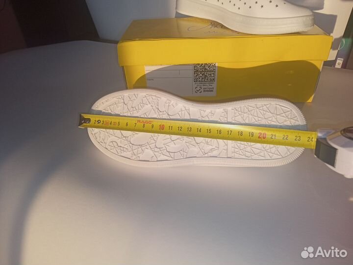 Слипоны для девочки 35 р-р белые