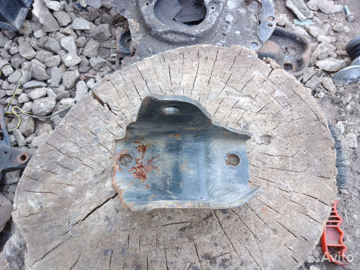 Кронштейн двигателя, кпп Mitsubishi Galant 8