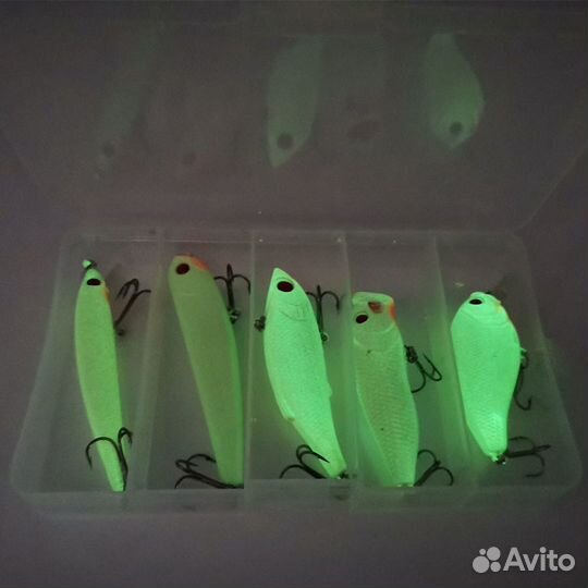 Воблеры и искусств. приманки, светящиеся в темноте