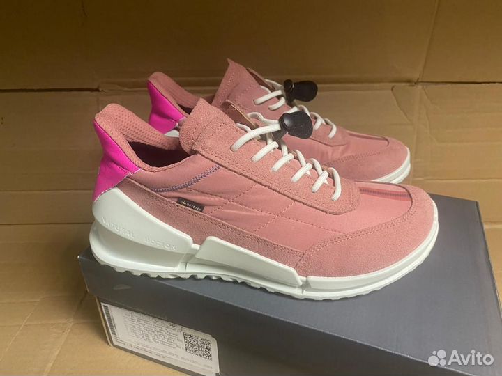 Кроссовки ессо biom