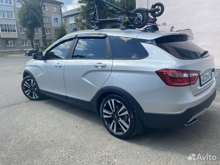 Багажник на интегрированные рейлинги LADA Vesta SW