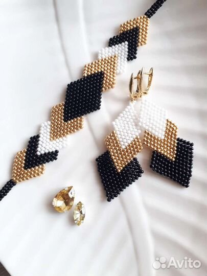 Браслеты, серьги, кольца,броши из бисера под заказ