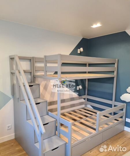 Двухъярусная кровать
