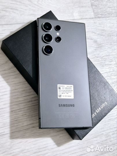 Samsung Galaxy S24 Ultra, 12/256 ГБ