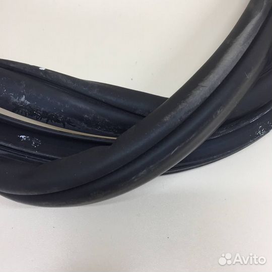 Уплотнитель проема двери задней левой Hyundai Sola