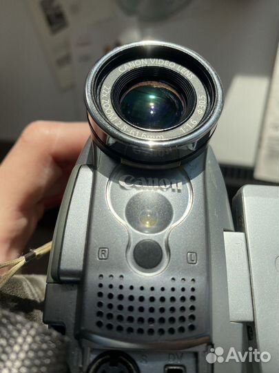 Видеокамера Canon MV750i