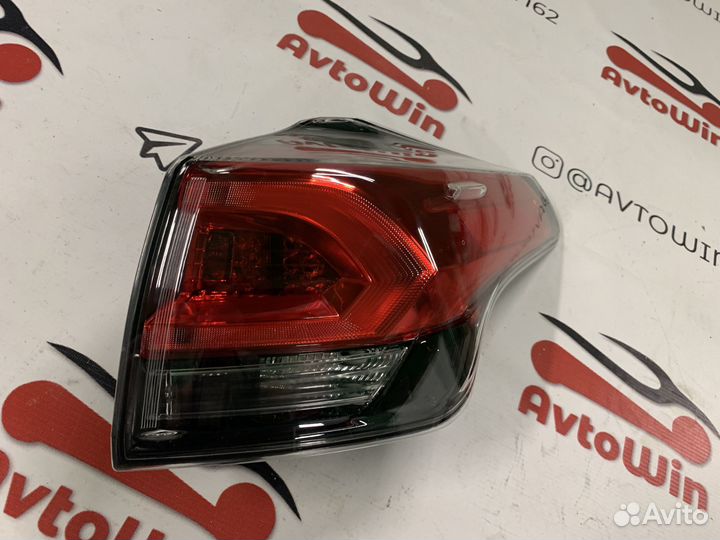 Фонарь задний правый Toyota RAV4 4 CA40