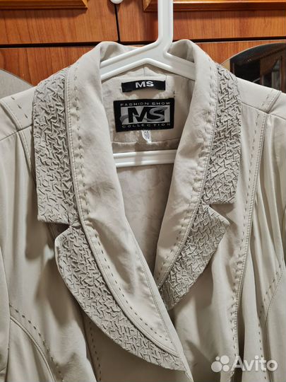 Плащ женский 60 размер