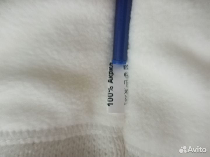 Шапка зимняя вязаная белая с помпоном