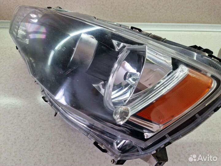 Фара передняя левая на mitsubishi lancer 10