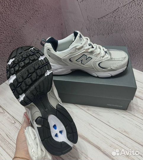 Кроссовки женские New Balance 530