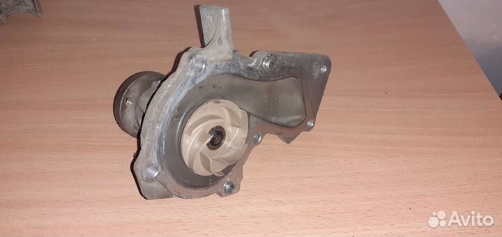 Помпа (насос охлаждения) на форд фьюжн