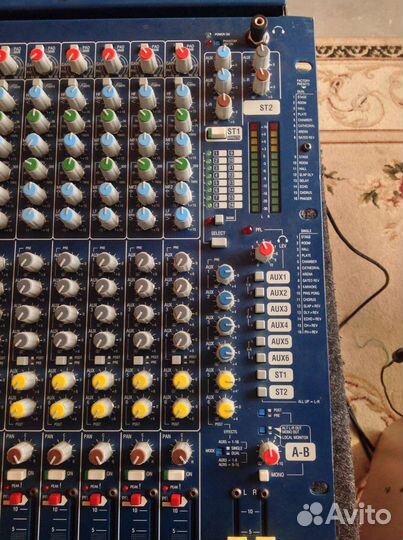 Микшерный пульт Allen heath