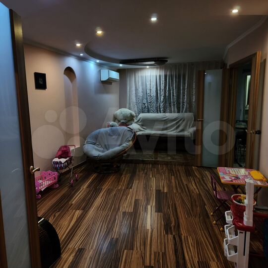 3-к. квартира, 87 м², 8/10 эт.