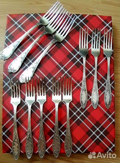 Солонка, ложки, вилки, ножи мельхиор