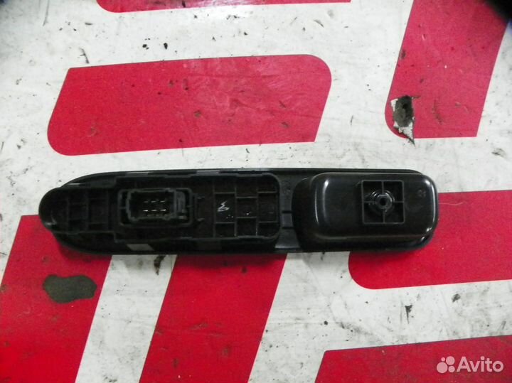 Кнопка стеклоподъемника Citroen C3 Picasso
