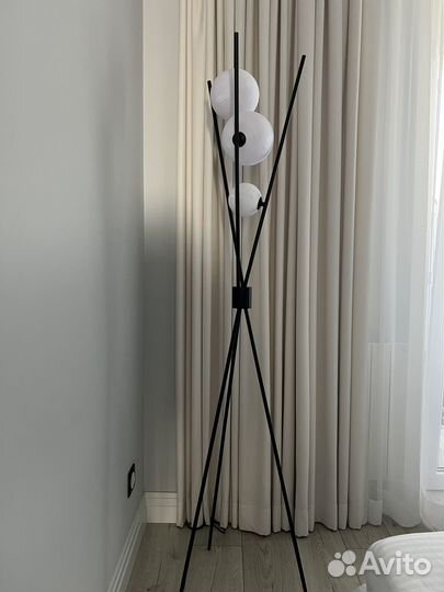 Торшер напольный