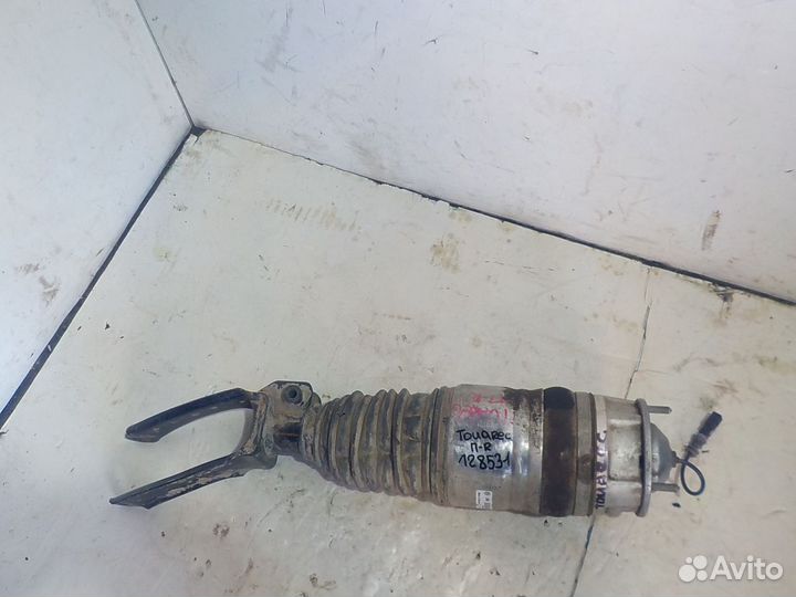 Амортизатор передний Volkswagen Touareg