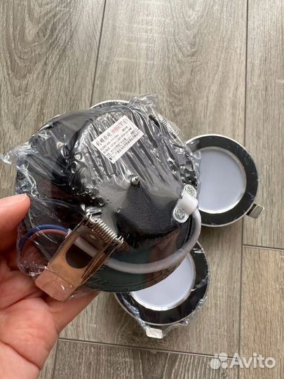 Потолочный встраиваемый светильник точечный новый