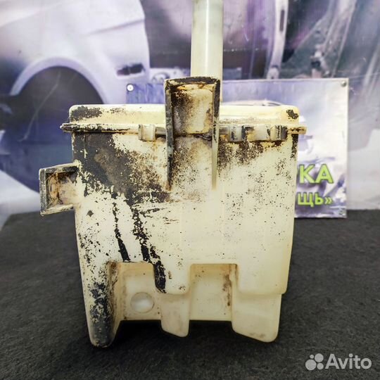 Бачок омывателей Nissan Primera P10