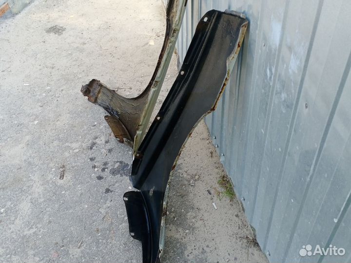 Крыло переднее левое и правое для Ваз 2110-12