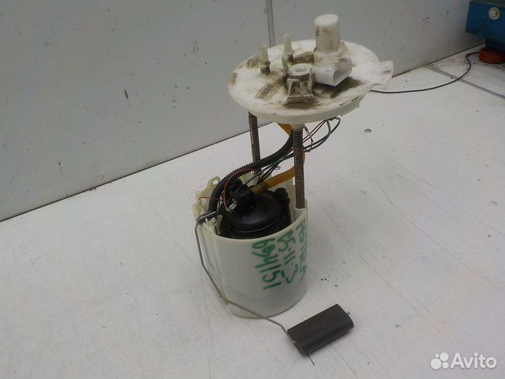 Насос топливный Opel Astra J 2010