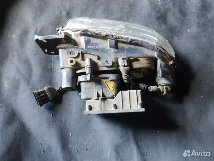 Фара правая Alfa Romeo 166 ксенон