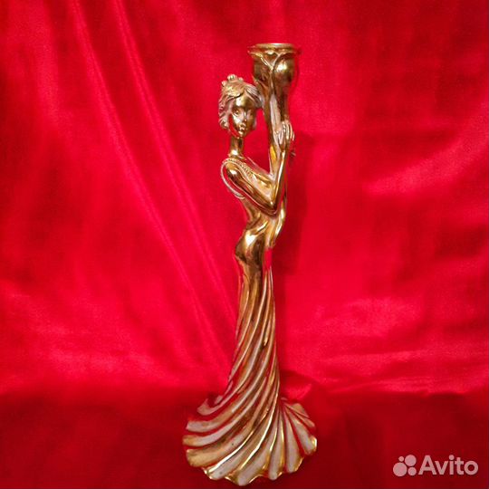 Часы, подсвечник и Жар-птица