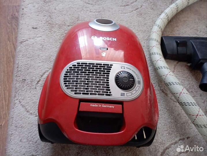 Пылесос Bosch bsgl2 move3