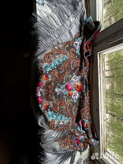 Шарфы и палантины