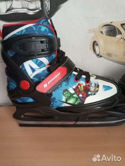 Коньки хоккейные