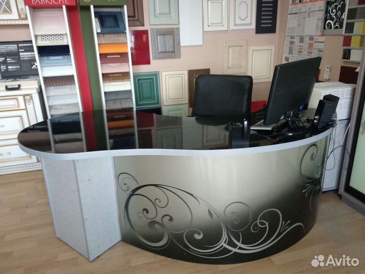 Стол компьютерный