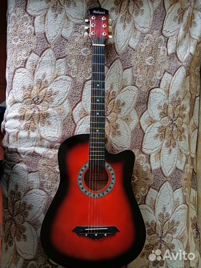 Акустическая гитара