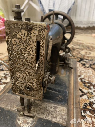 Швейная машина Singer