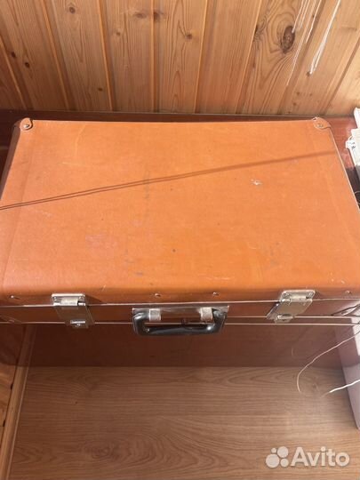 Чемодан фибровый