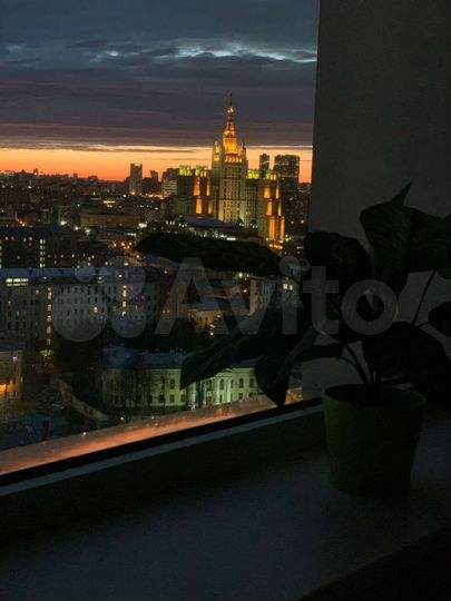 Комната 18 м² в 3-к., 23/24 эт.