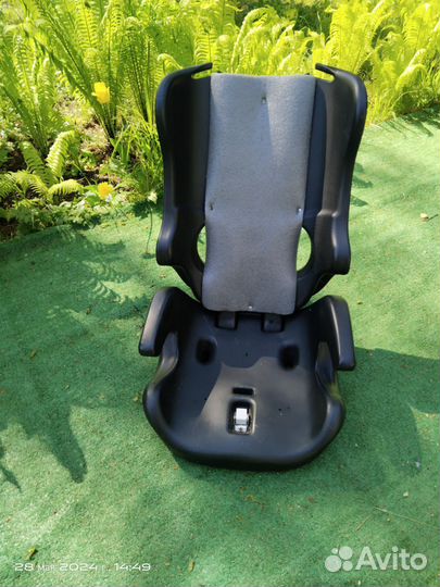 Кресло для ребенка в машину
