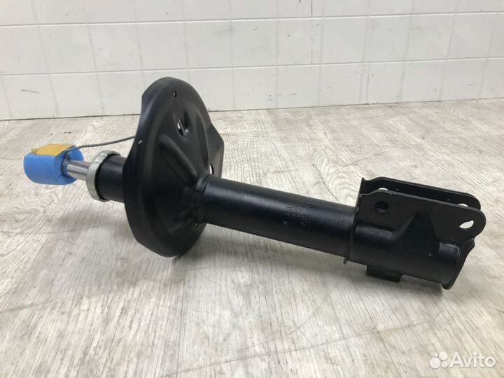 Амортизатор передний правый Mitsubishi Pinin H76W