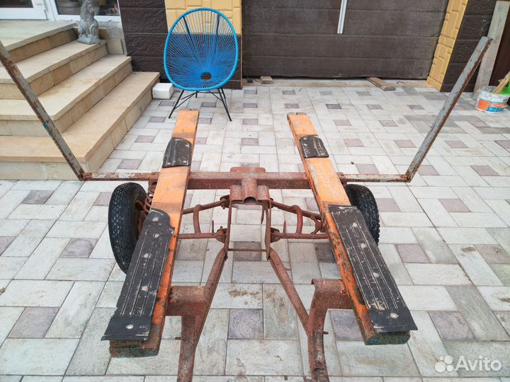 Лодочный прицеп